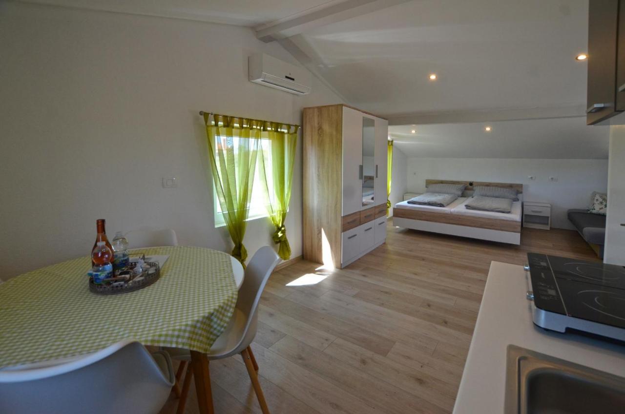 Bavica Apartments Rovigno Esterno foto