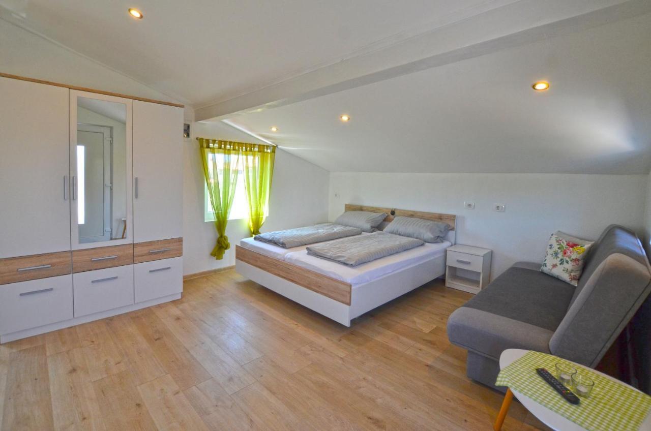 Bavica Apartments Rovigno Esterno foto